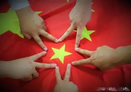 卡若区公安局开通“绿色通道”为学生办证