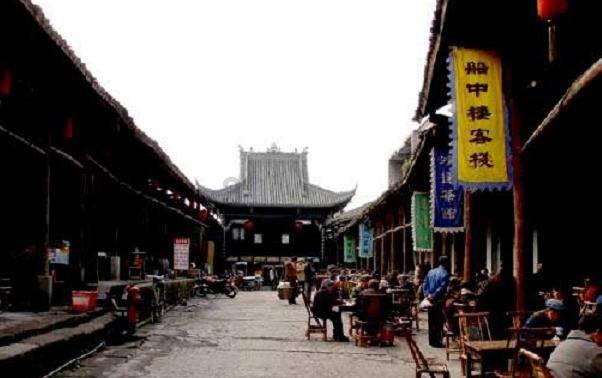 白杨文化:夜景拍摄技巧:低光环境下的挑战与解决方案